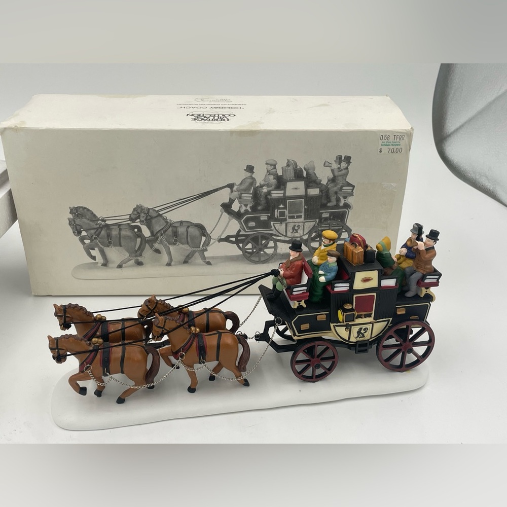 Dept 56 Heritage Village “HOLIDAY COACH” 5561-1